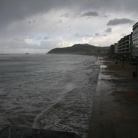 Ekia Pentsioa Hotel Zarautz Exterior photo