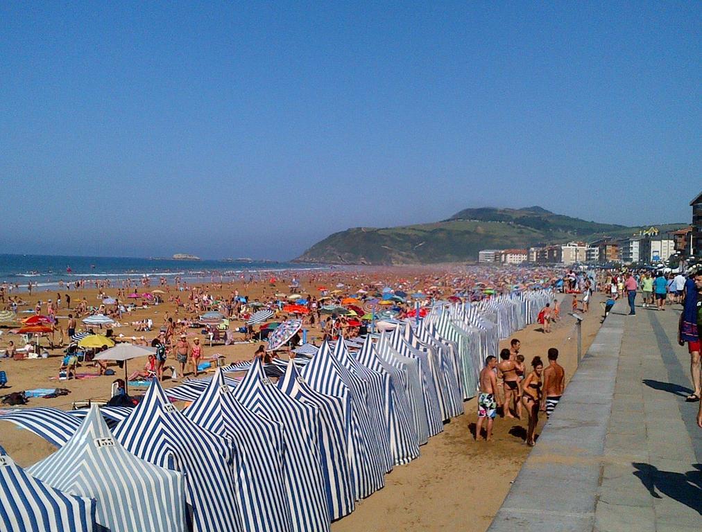 Ekia Pentsioa Hotel Zarautz Exterior photo