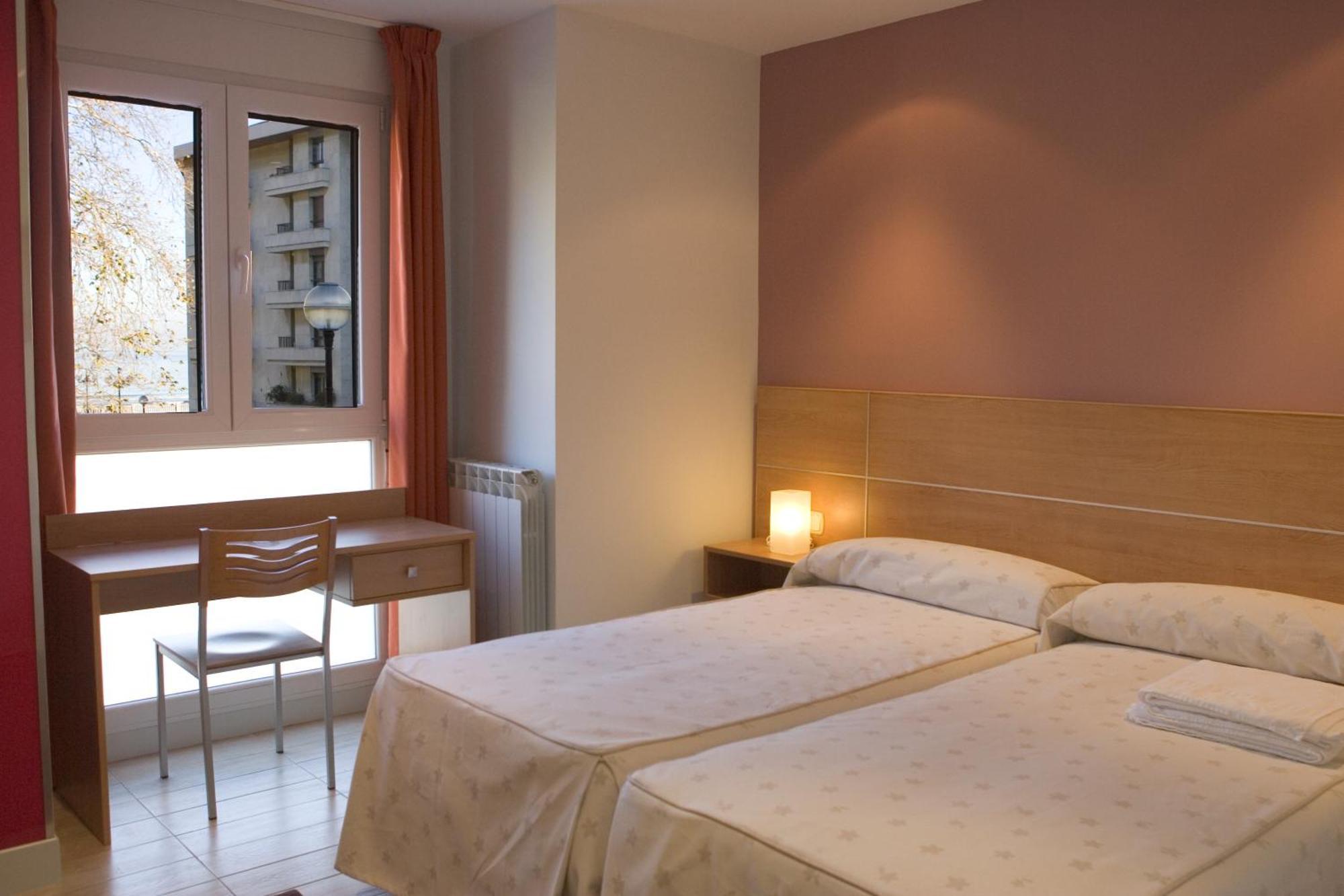 Ekia Pentsioa Hotel Zarautz Exterior photo