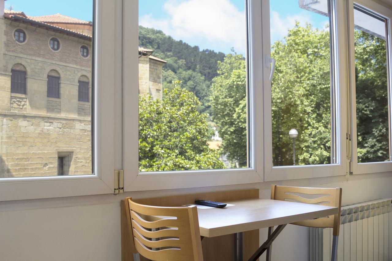 Ekia Pentsioa Hotel Zarautz Exterior photo